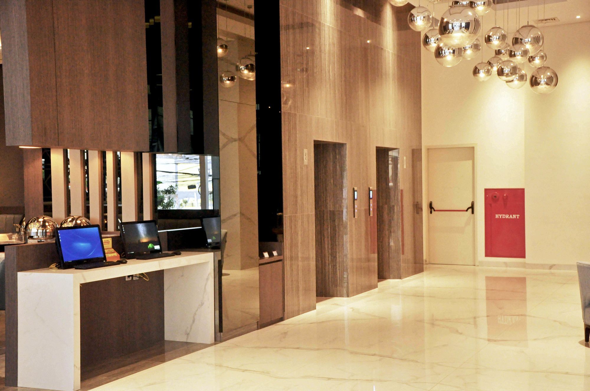 Grand Picasso Hotel Джакарта Экстерьер фото
